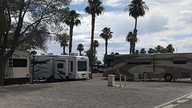 How Much it Costs to Park an RV in Las Vegas (daily & monthly)